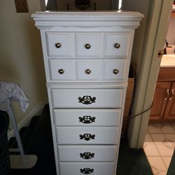 Chest of Drawers 