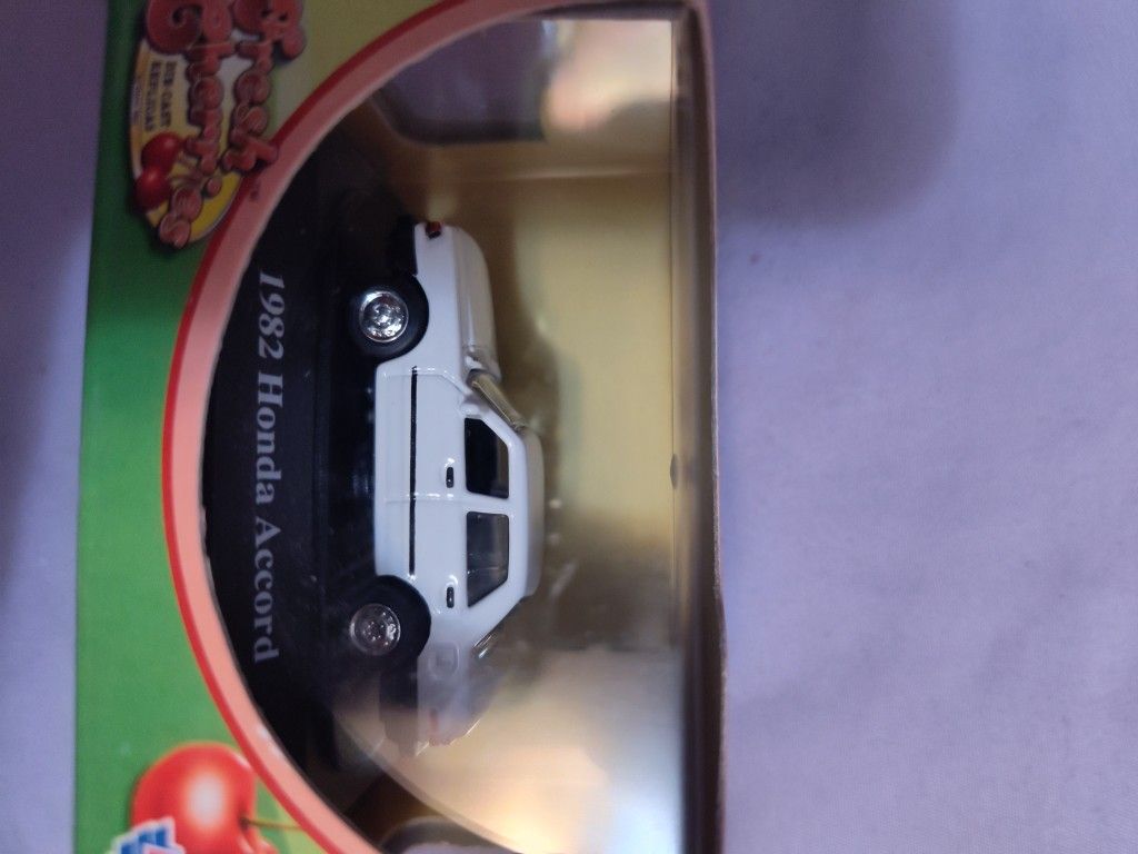 1:87 Scale Die-cast Model 1982 Honda Accord