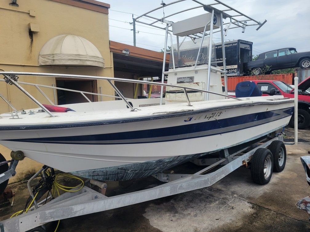 1985 Hydra Sport 22 Ft Center Console 200 Horsepower Yamaha Project Boat