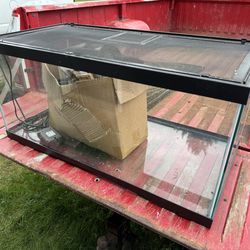 36” Terrarium w/heating pad and extras