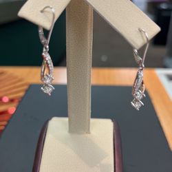 14KT White Gold Diamond Earrings 