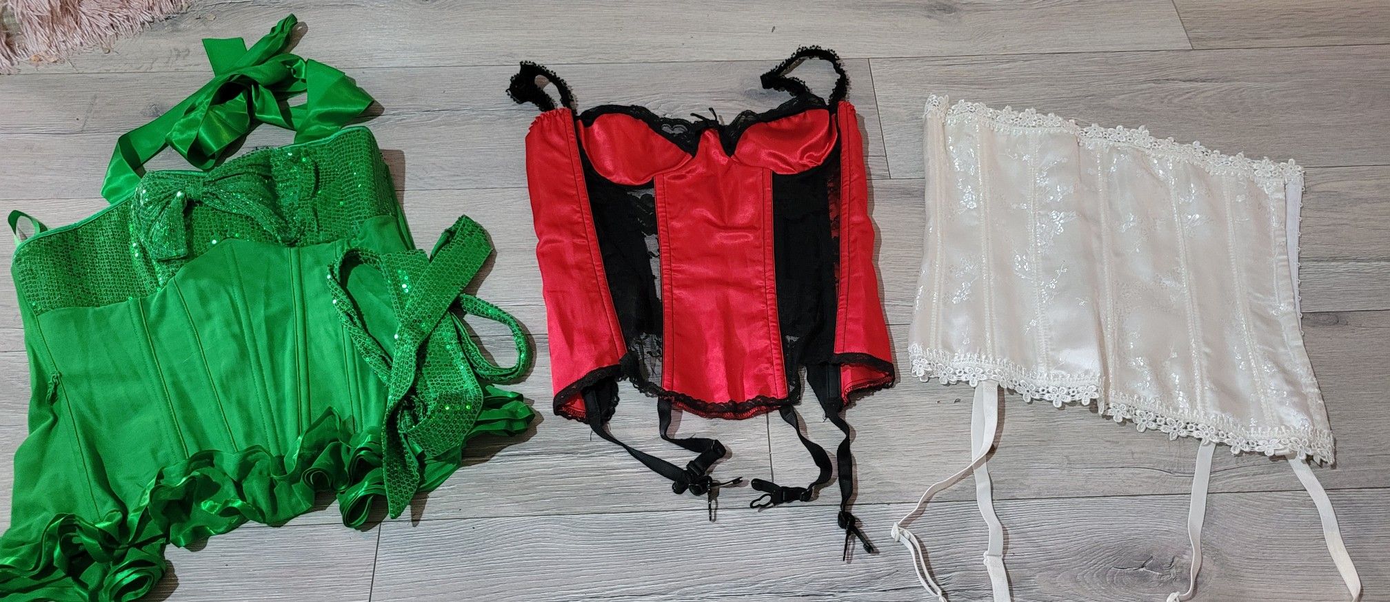 Corsets (3) Medium/adjustable