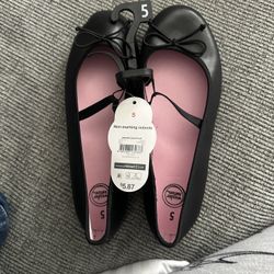 Girl Flats Size 5