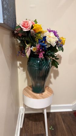 Dark Green Ribbed Ceramic Vase with stand