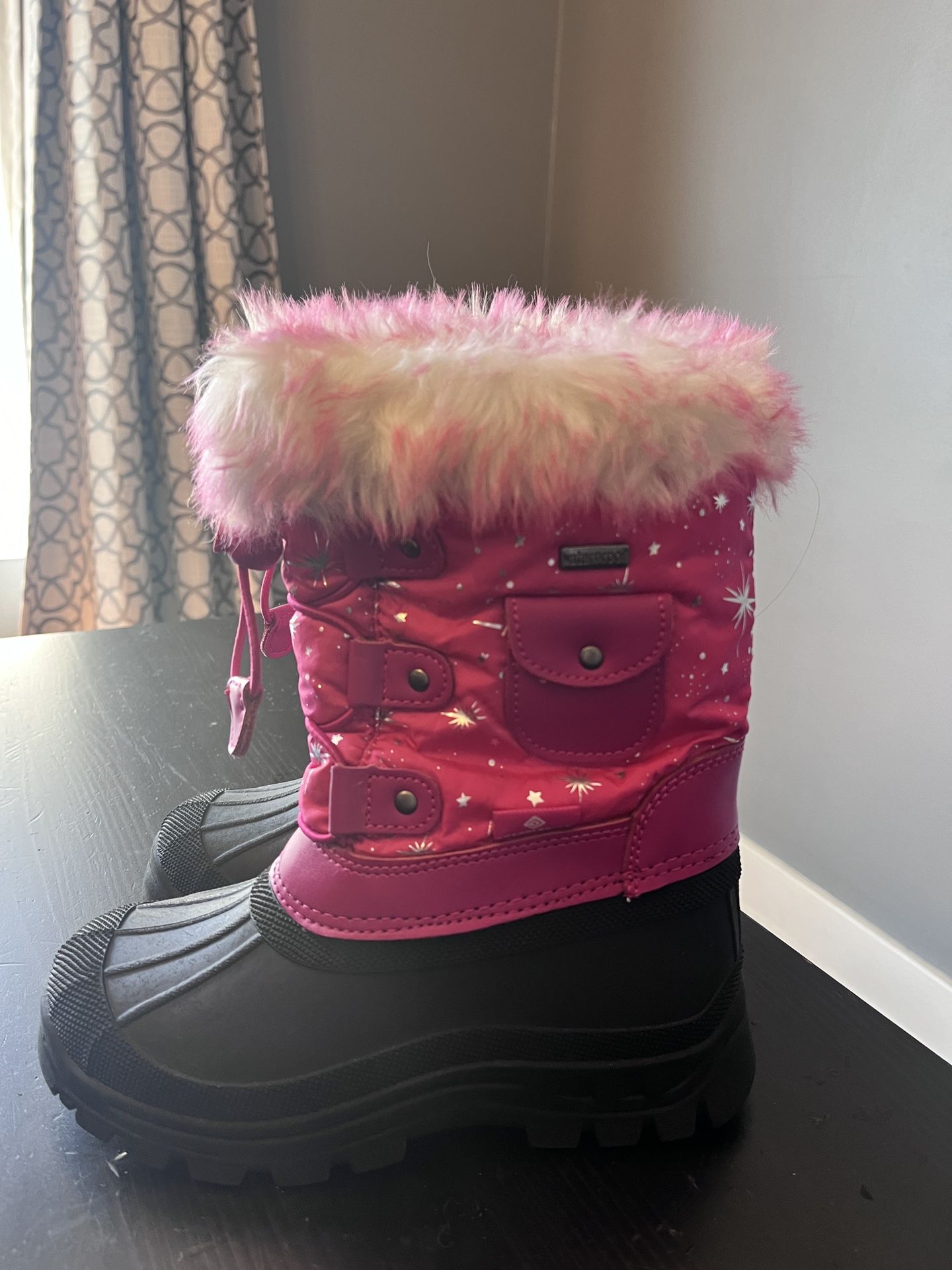 Dream pairs Snow boots Girls- Size 13