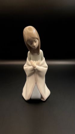 Lladro “Mary” Retired #4671