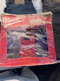 Milwaukee 12Volt Radio