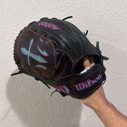 Wilson B23 A2000 Series Glove 12 Inch USED