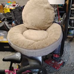 This Is A Brand New Dog Bed With The Extra Pillow 