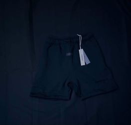 Essential shorts black
