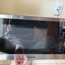 Panasonic Inverter Stainless Steel 1.2 Cubic Feet Sensor Microwave 1200 Watts