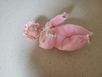 Porcelain Dolls From Babies To Beautiful Princesses 