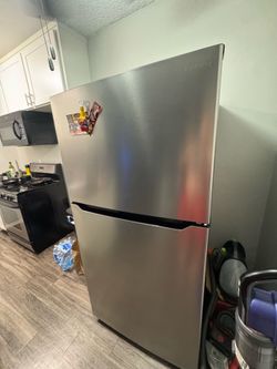 Insignia Refrigerator Model ns-rtm21ss7
