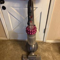 Dyson vacuum 