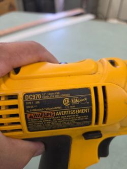 Dealt 18 v drill
