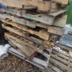 Free Pallets Varying Condition