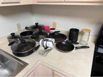 Kitchen set - pots, pans, hand mixer, cups, etc.