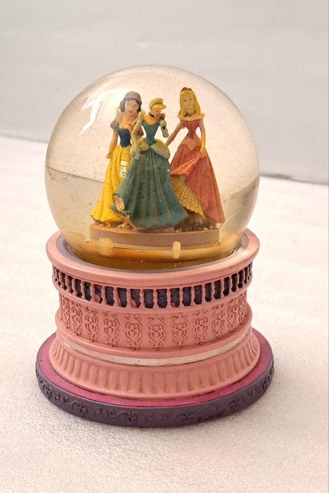 Musical Snow Globe Disney Princess Snow White, Cinderella, & Aurora