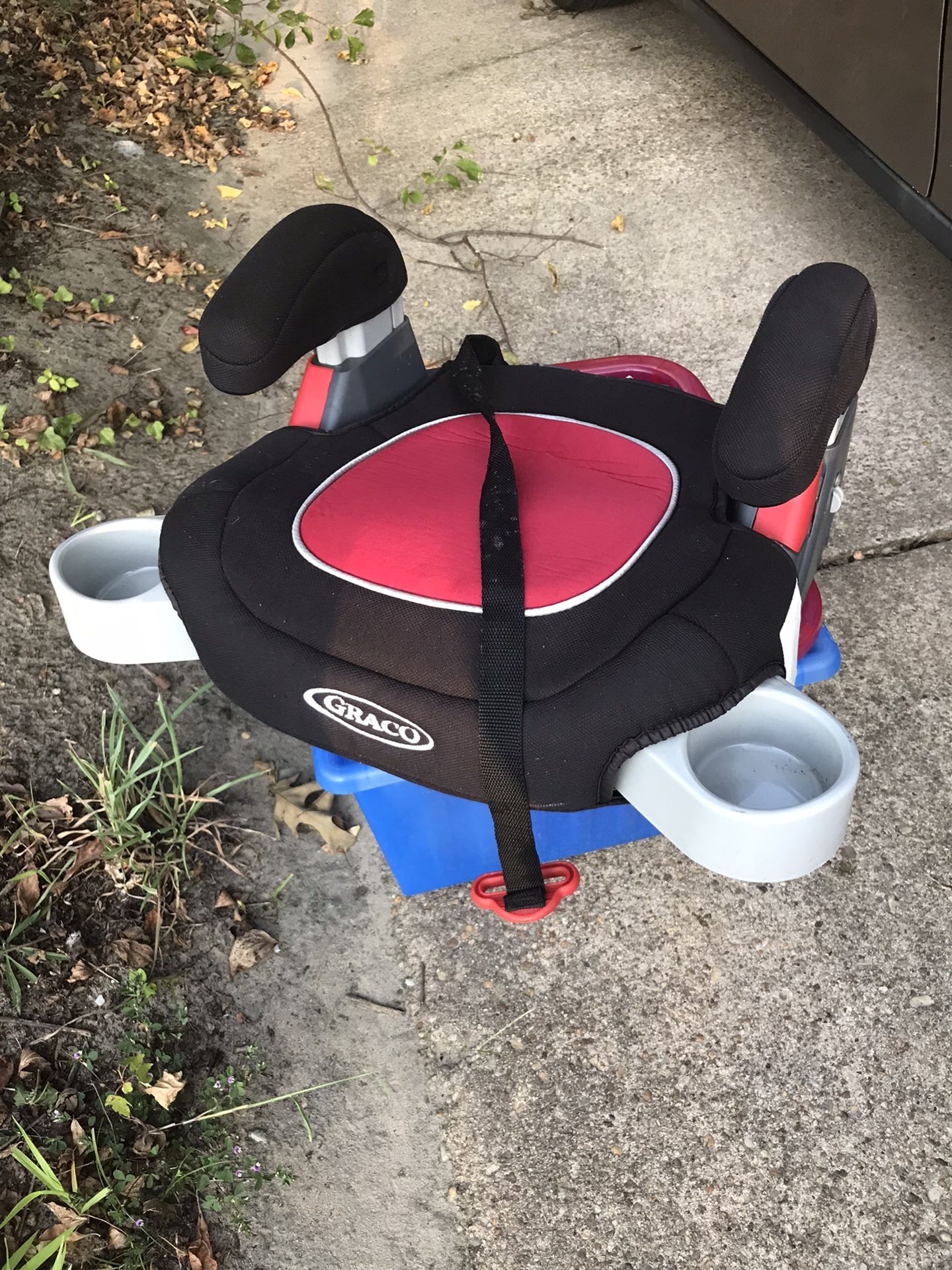 Very Nice Graco Car Booster Seat With Cupholders Only $25