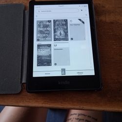 Kindle Paperwhite 16GB With Case 