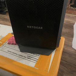 Netgear AC1900 Wifi cable Modem Router