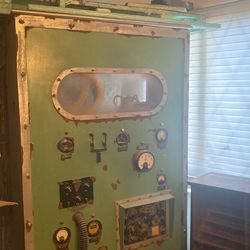 Mad Lab Halloween Prop