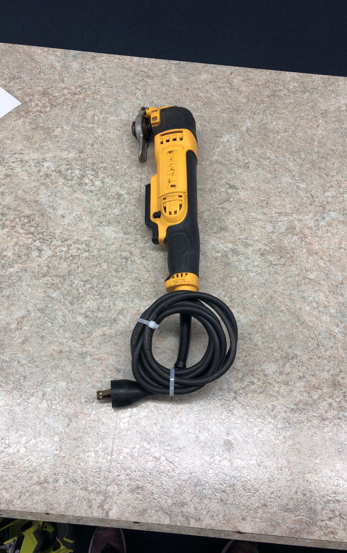 Dewalt DWE315 3-Amp Corded Oscillating Multi-Tool (Tool Only)