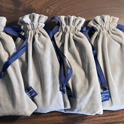 AIR PREMIA + HUXLEY EXCLUSIVE AMENITIES/TOILETRY BAG- LOT OF FOUR