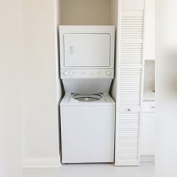 Washing Machine and Dryer Set – Chicago, IL