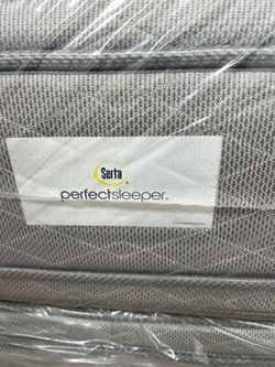 Queen mattress Serta double pillow top $199