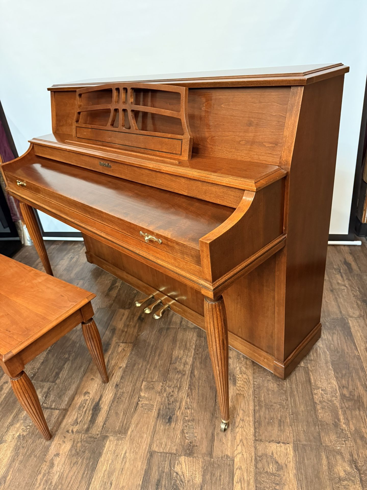 Baldwin piano (USA) like new delivery available