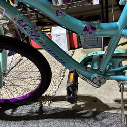 Women’s Schwinn Bike