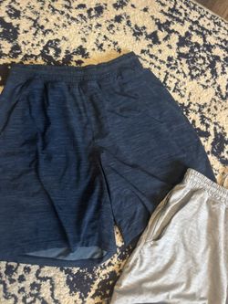 Lululemon men’s small Shorts 