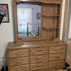Dresser With Mirror-Lamp
