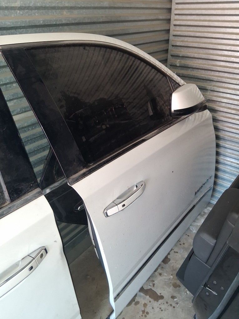 Parts 2015 to 2020 GMC Denali passenger door