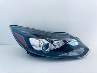 2012-2014 FORD FOCUS ST RIGHT SIDE HEADLIGHT HALOGEN PROJECTOR BLACK OEM (446)