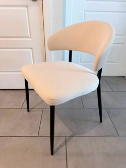 Set of 4 modern cream dining chairs