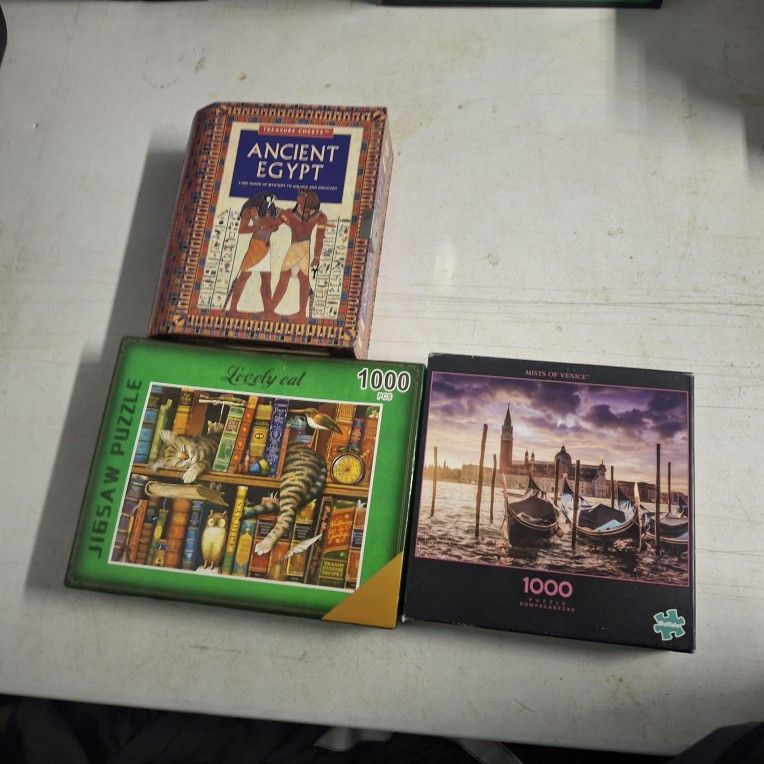 Puzzles, Boardgames, Card Games And Dart Boards