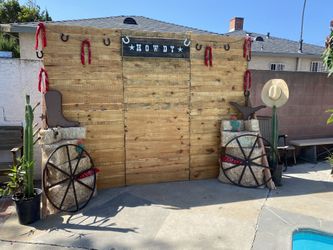 Pallet Wall. Just The Wall To Decorate As You Wish