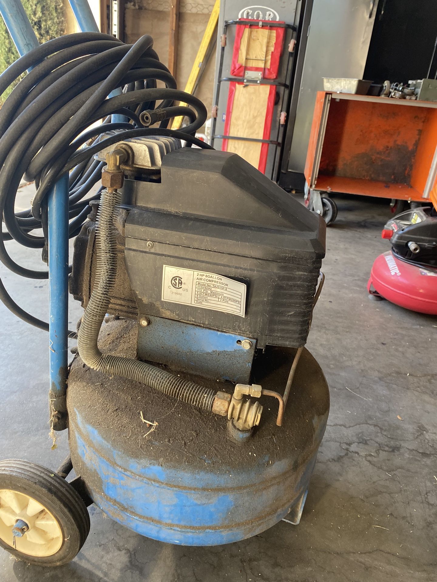 Air compressor 
