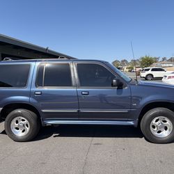 1999 Ford Explorer