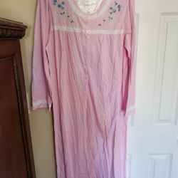 New MOON DANCE nightgown. Size Mecium