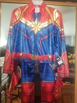 Disney store captain marvel costume 7/8