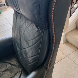 Large Leather Office Chair 27x48x24 Inches 