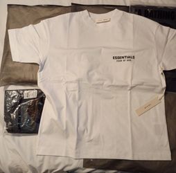 LARGE ESSENTIALS SHIRT