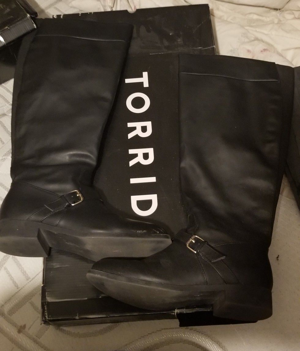 Torrid size 10 wide width knee buckle boots