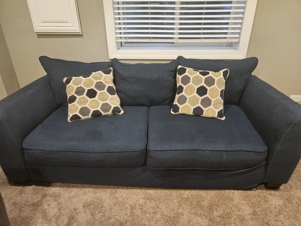 Free Sofa Set