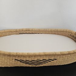 Moses Style Changing Pad / Basket 