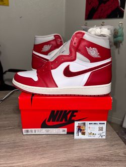 Size 10.5W/9M - Air Jordan 1 High Varsity Red White (TRIED ON ONLY ONE SHOE)