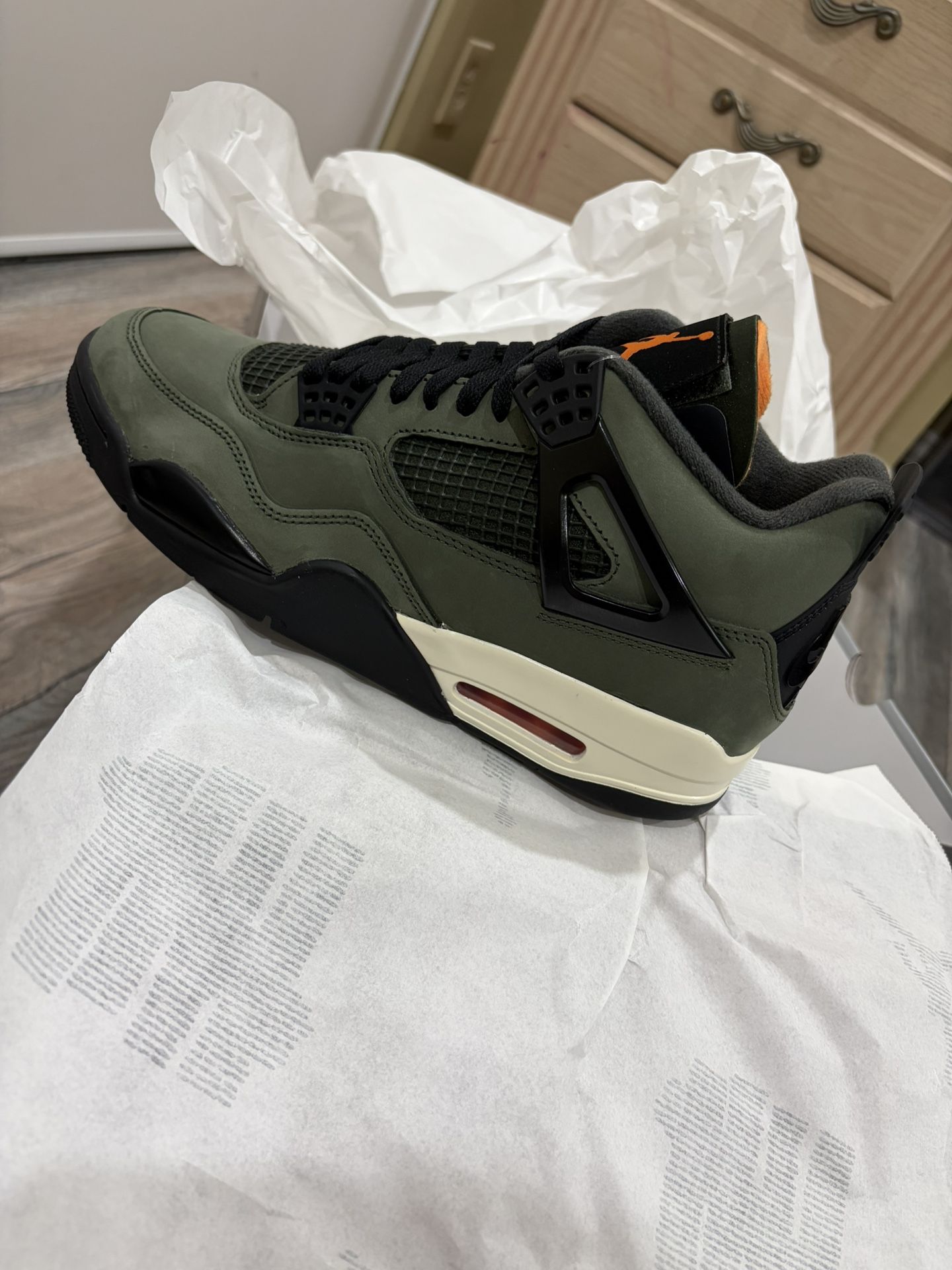 Jordan 4 Undefeated Size 10